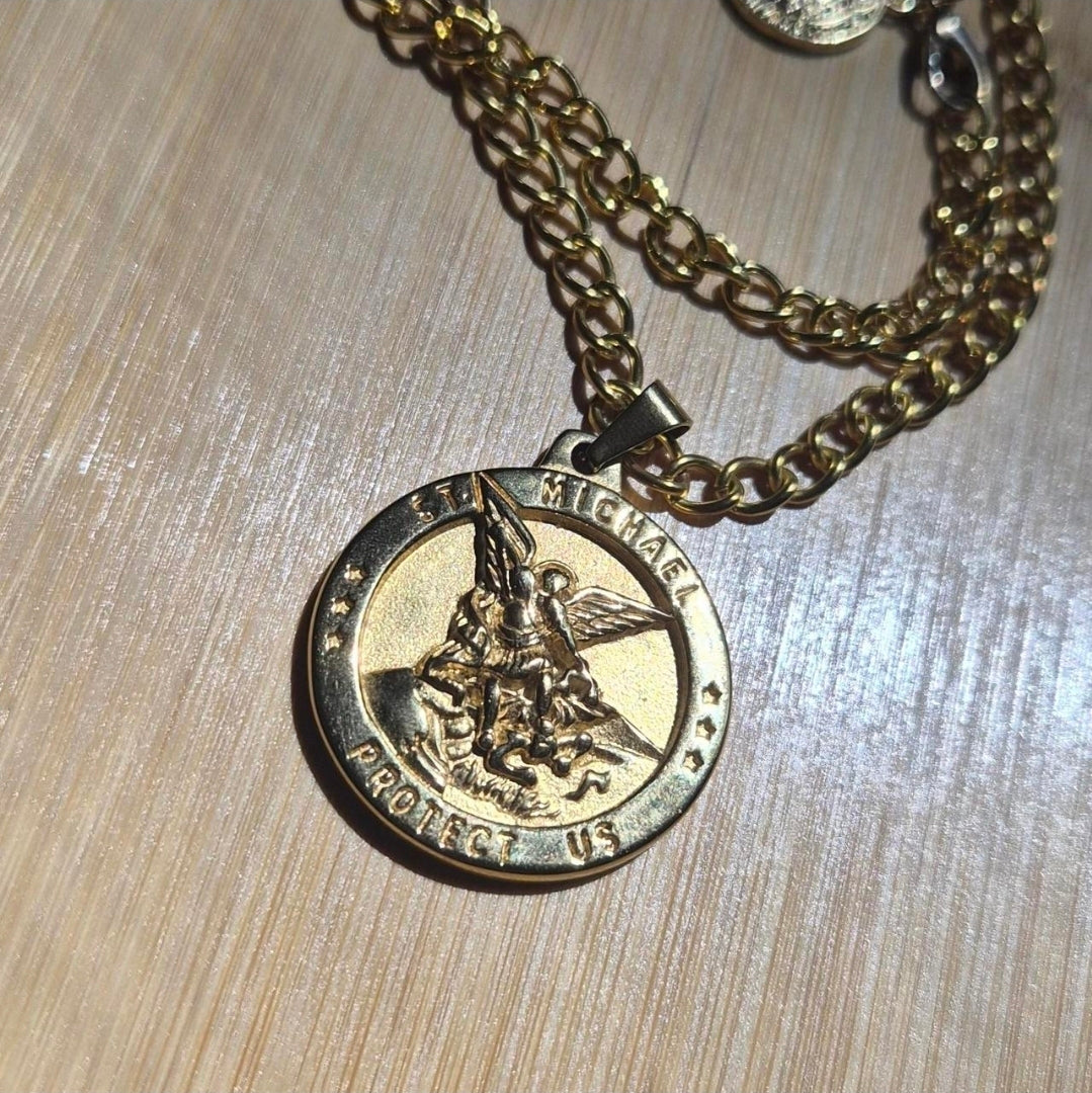 🟨Gold tone St. Michael Necklace