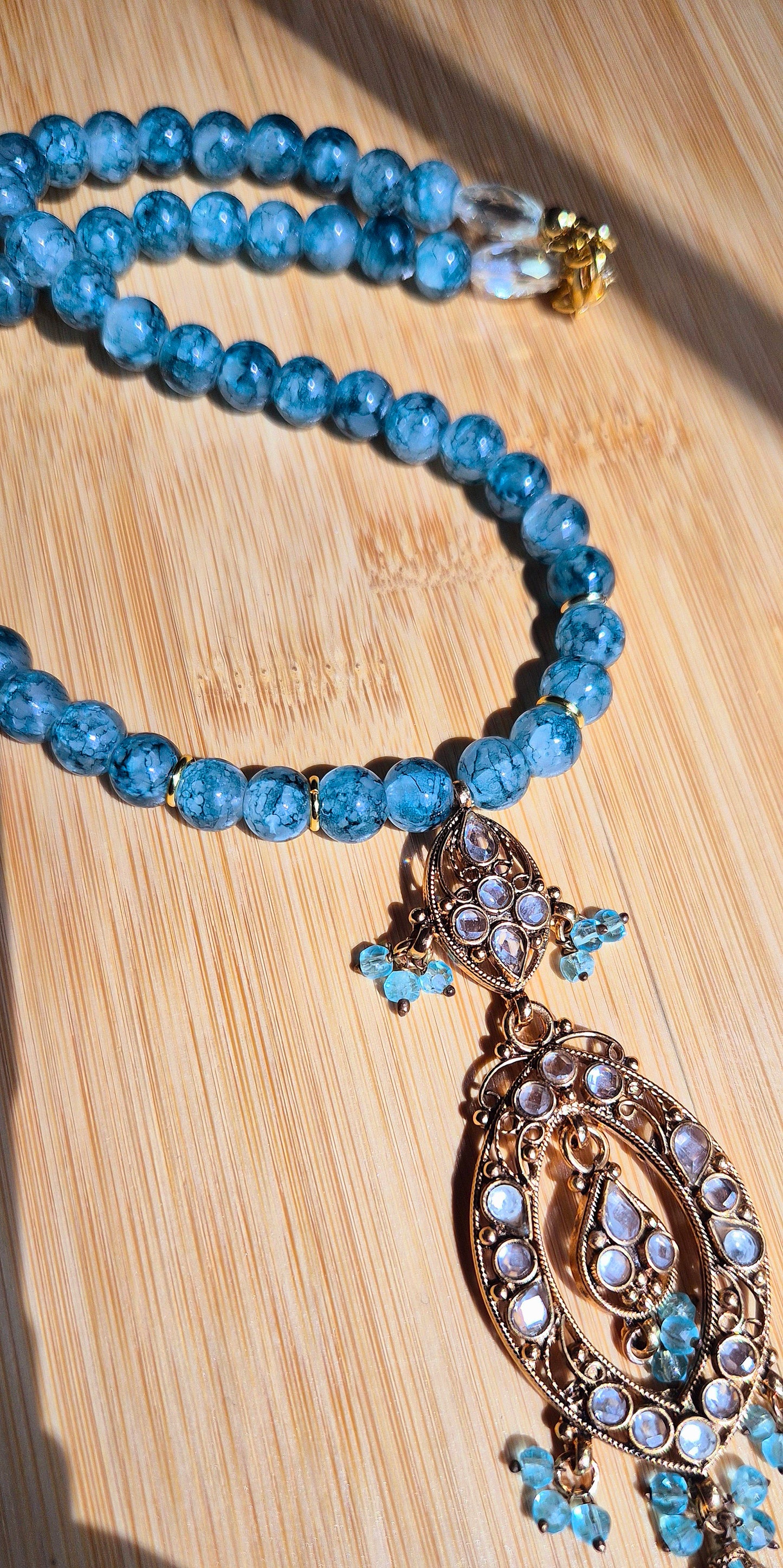 Collar Renacimiento Azul Celeste y Oro